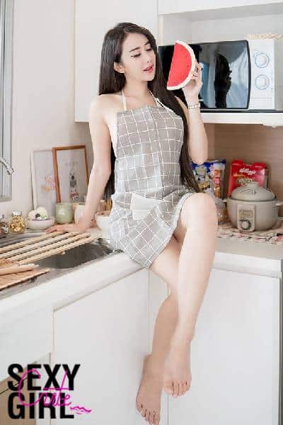 พลอยใส