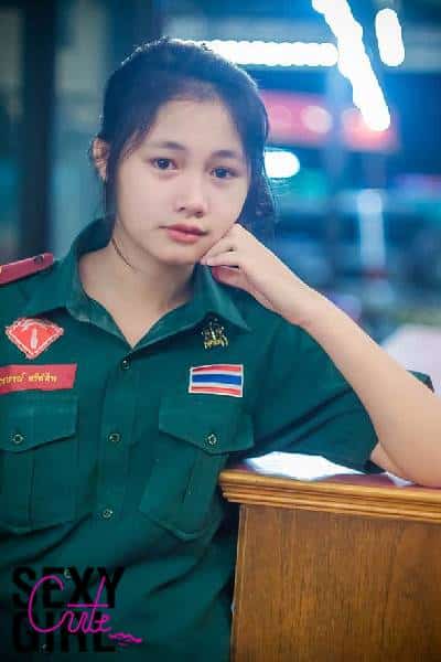 ชมพู่